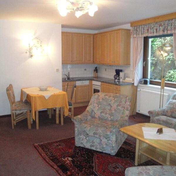 Küche_und_Essbereich