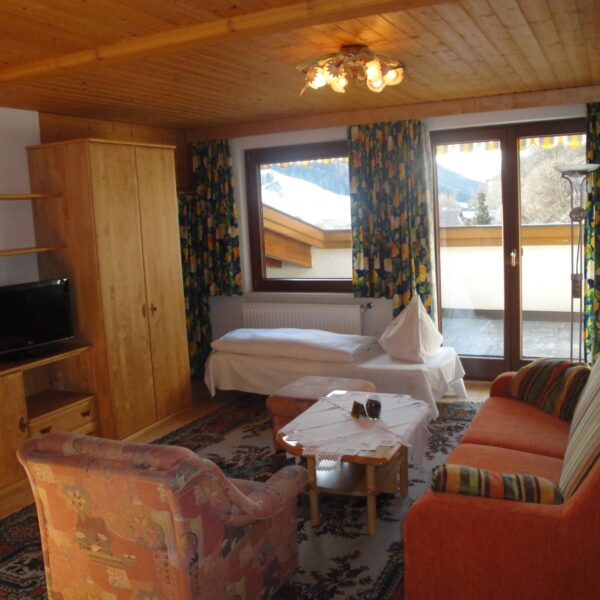 Wohnbereich_mit_Zusatzbett_-_Wohlfühlapp_70m²