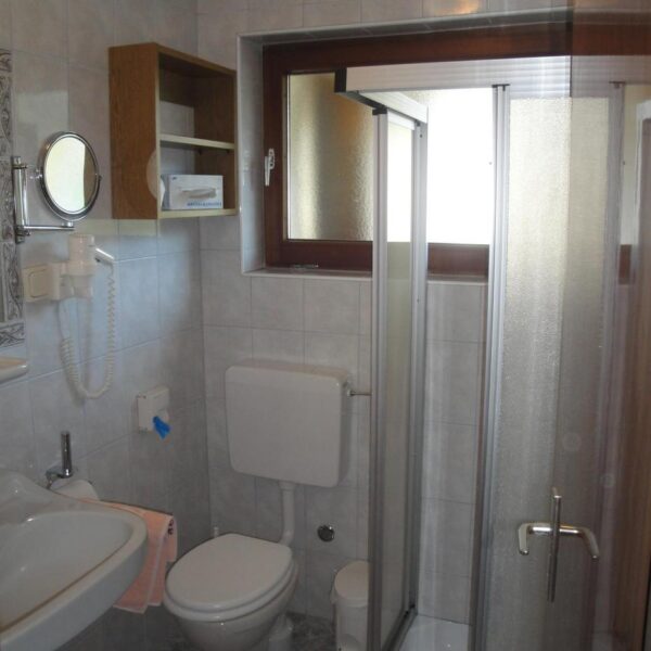 zweite_Dusche_mit_WC